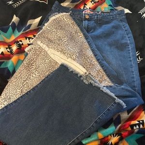 Cheetah print for the flyer with tiny ruffles on the bottom stitching is perfect